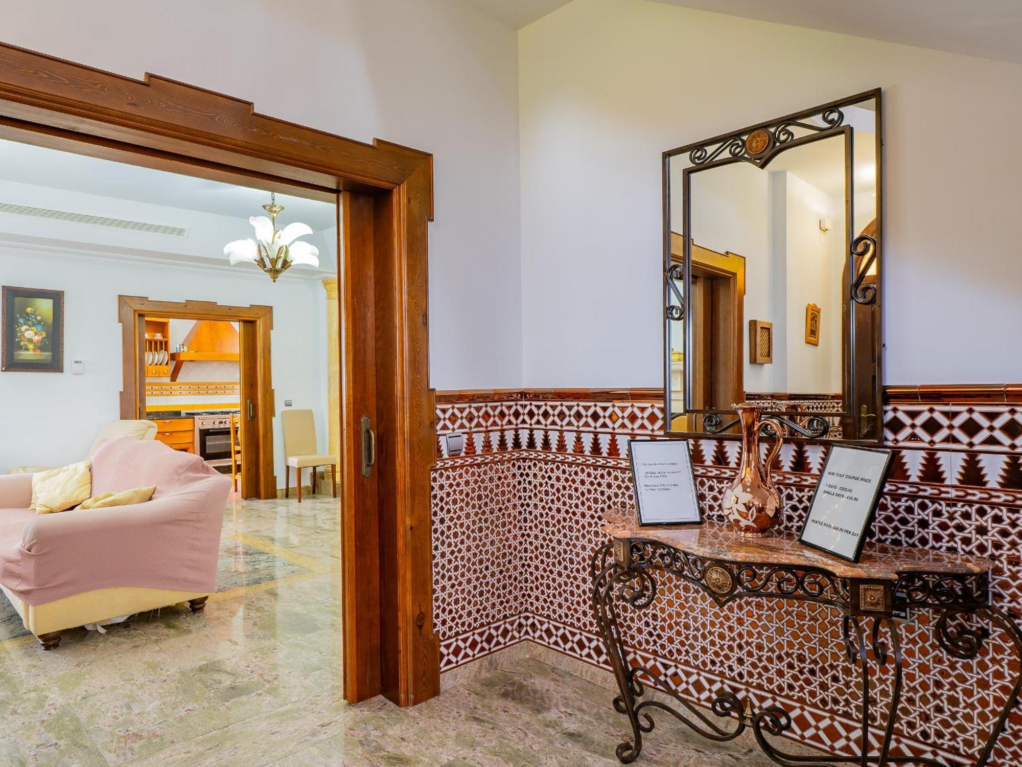 Cubo'S Villa Fina & Minigolf Included Malaga Exterior photo